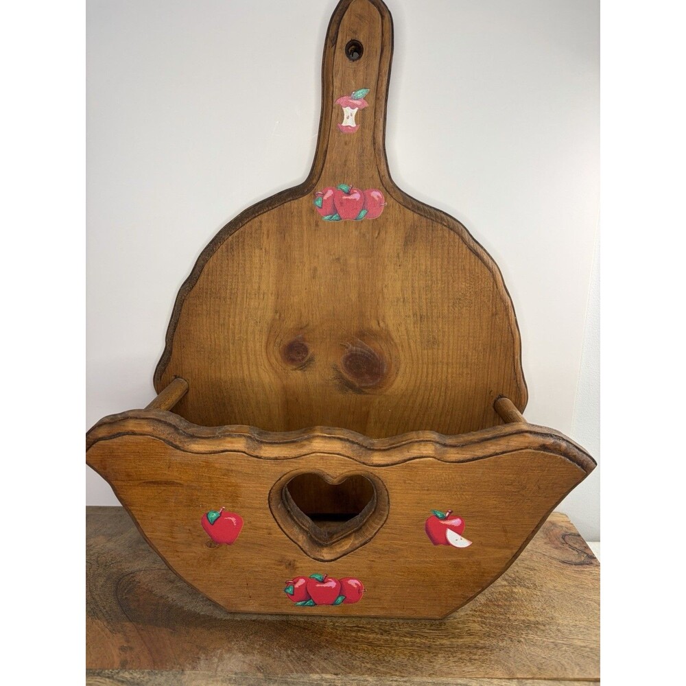Vintage Wood Wall/Countertop Pocket Paper Plate Or Skillet Holder Heart Apples
